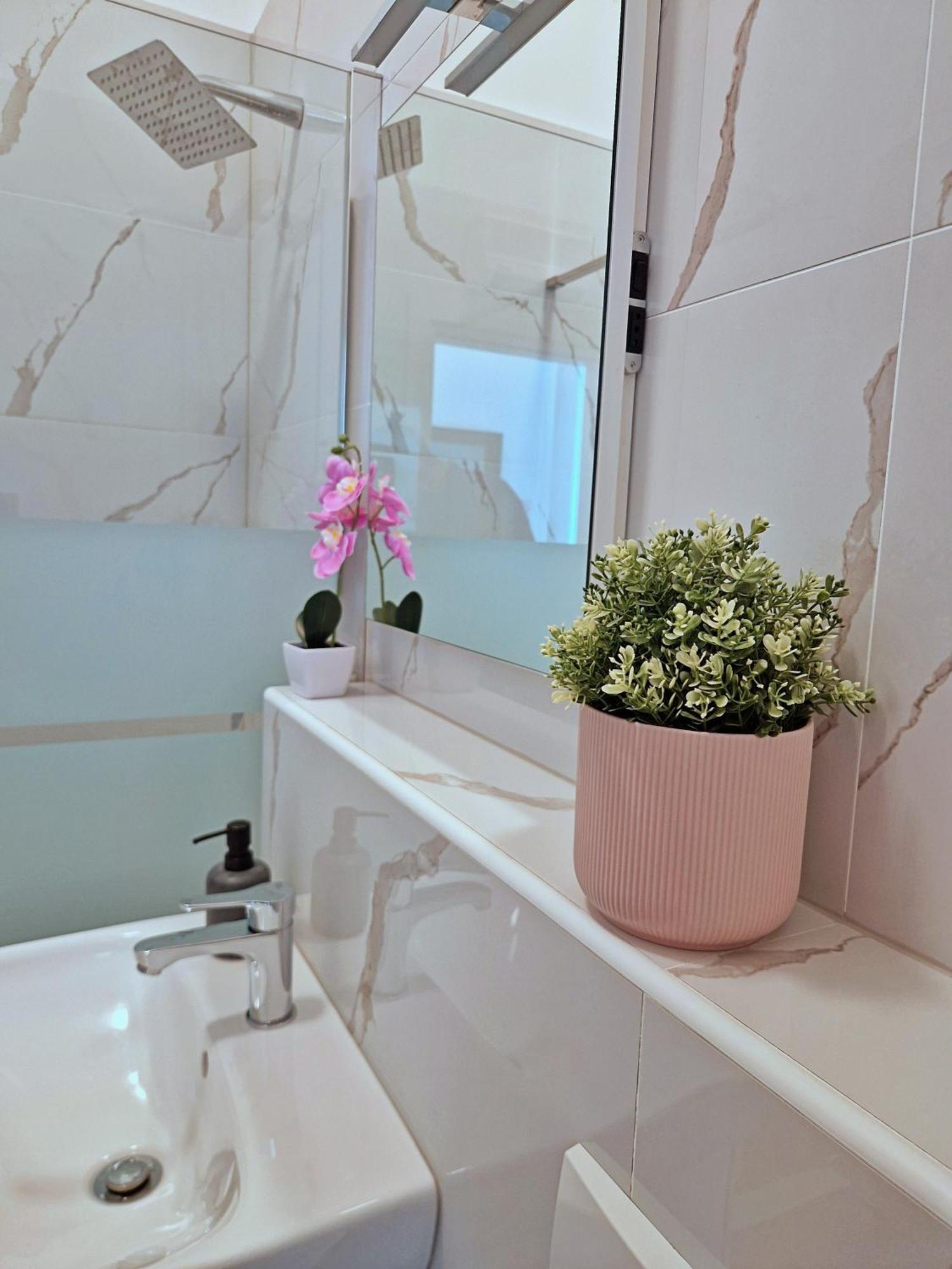 Lola'S Place 里耶卡 外观 照片